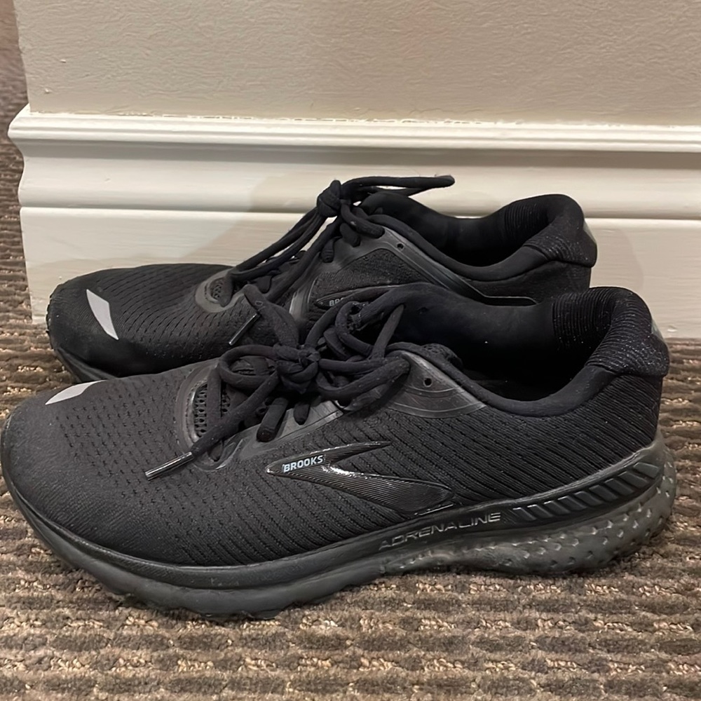 Black Brooks Running Shoe